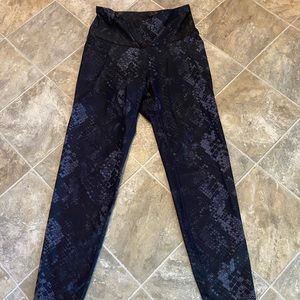 Old navy 7/8 elevate leggings